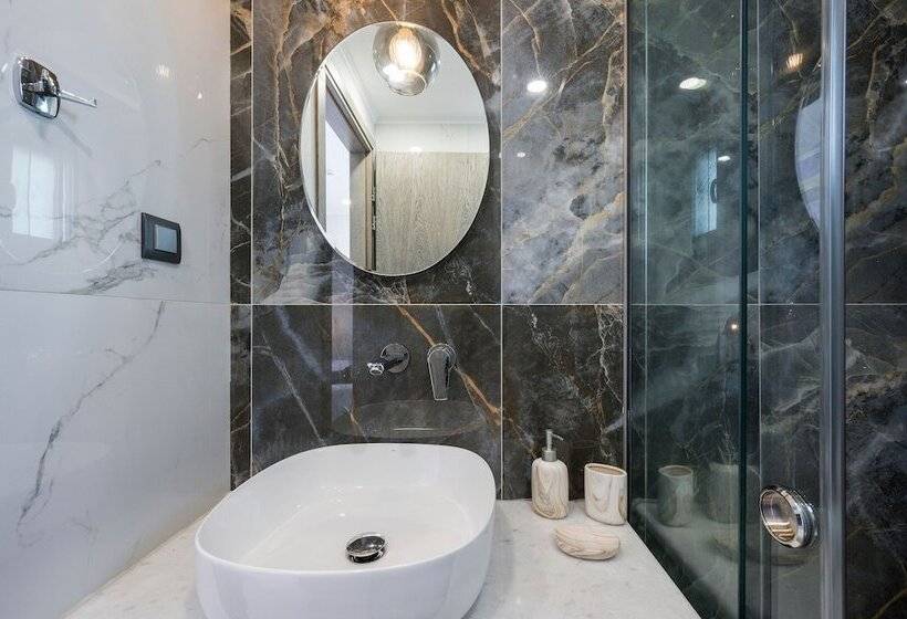 Alexia Seaview Apartments