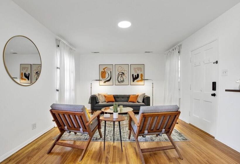 Balcom By Avantstay Newly Furnished Valley Home