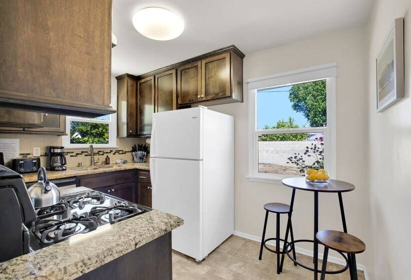 Balcom By Avantstay Newly Furnished Valley Home