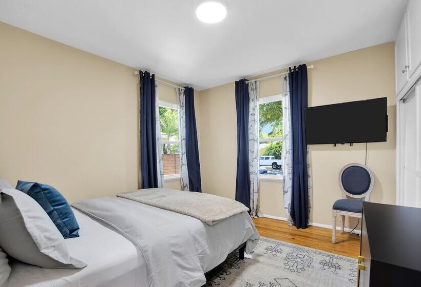 Balcom By Avantstay Newly Furnished Valley Home