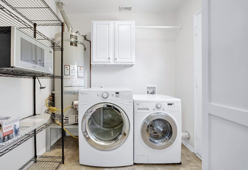 Balcom By Avantstay Newly Furnished Valley Home