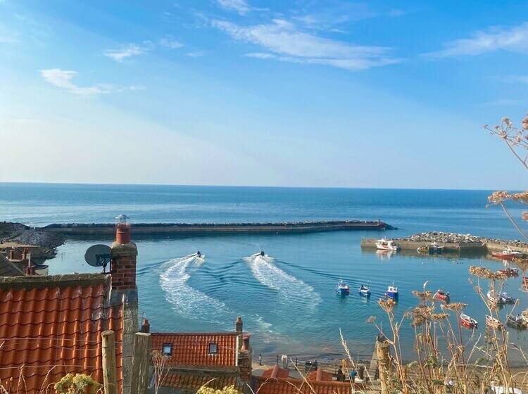 Beautiful 3 Bed Cottage With Stunning Sea Views