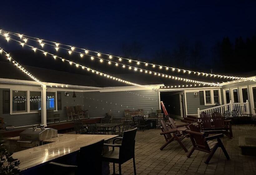 مبيت وإفطار 37 Oak Ridge House