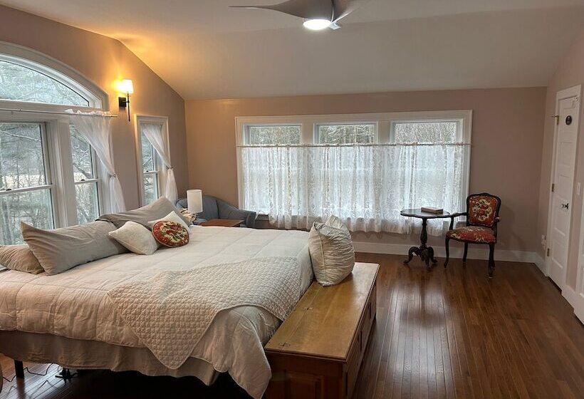 مبيت وإفطار 37 Oak Ridge House
