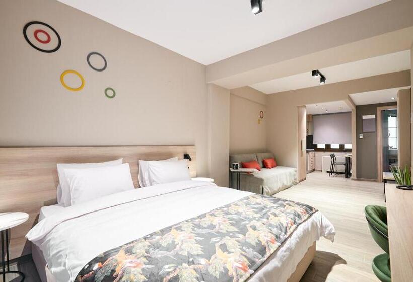 Bed and Breakfast The Mavili Urban Stay