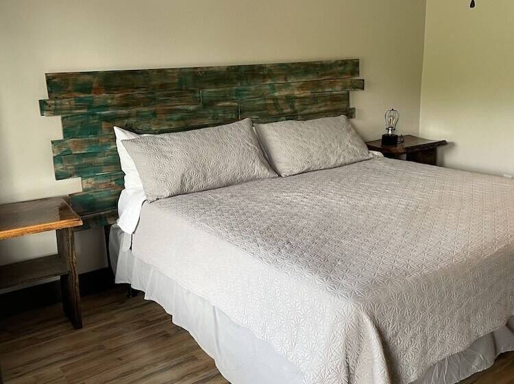 Black River Motel And Restaurant