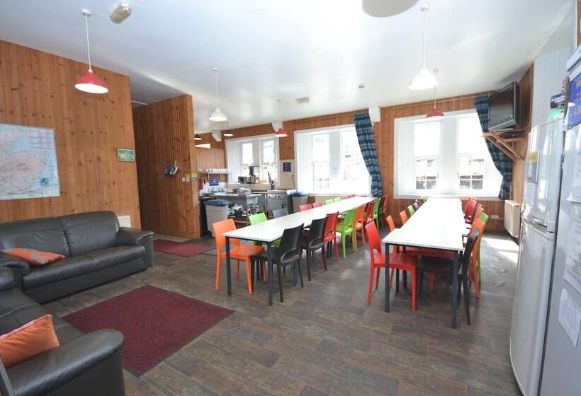 Blackwater Hostel And Campsite