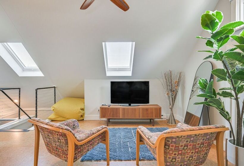 Bright & Pet Friendly Home: 2 Mi To Harvard Square