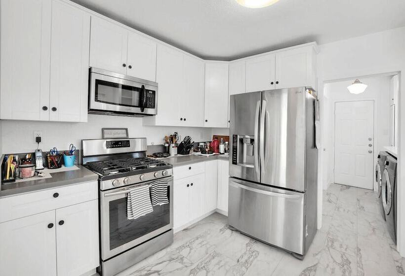 Burnside By Avantstay Modern, Boho, Chic La Home