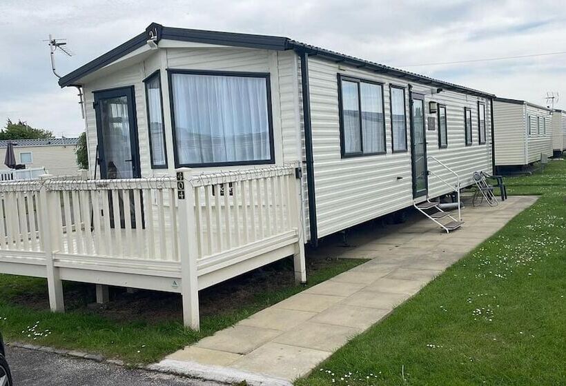 Captivating 3 Bed Cabin In Rhyl