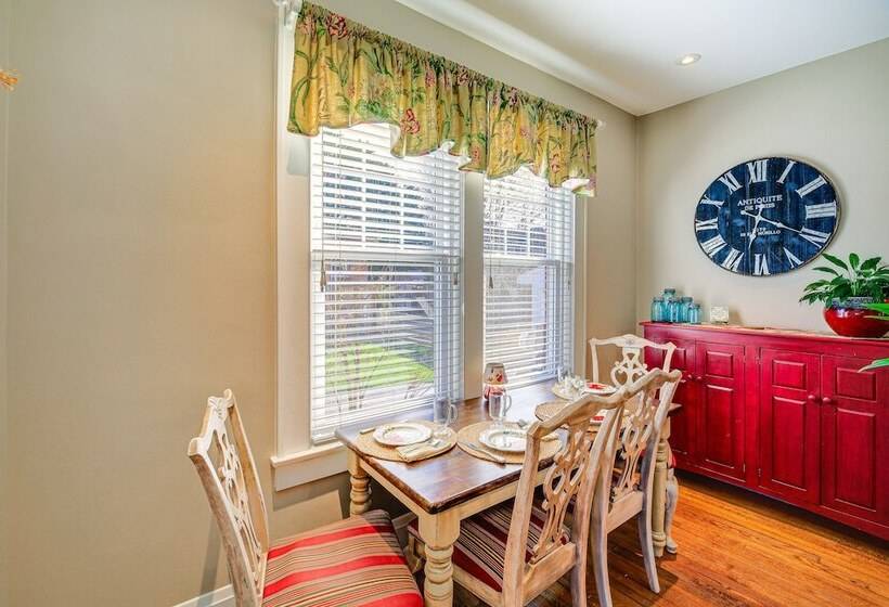 Charming Bristol Home W/ Hot Tub: 1 Mi To Downtown