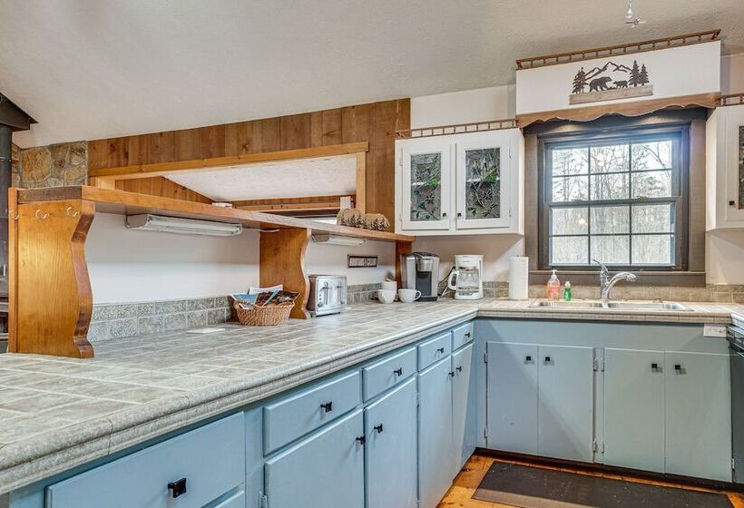 Charming Cabin W/ Fire Pit & Decks ~ 7 Mi To Helen