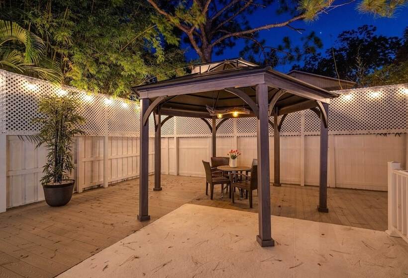 Charming Largo Home W/ Private Pool: 1 Mi To Beach