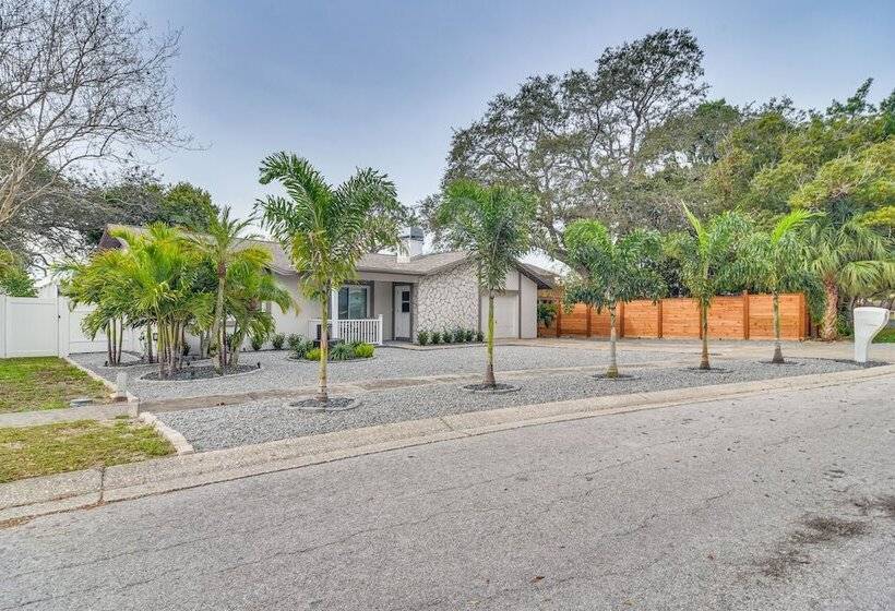 Charming Largo Home W/ Private Pool: 1 Mi To Beach