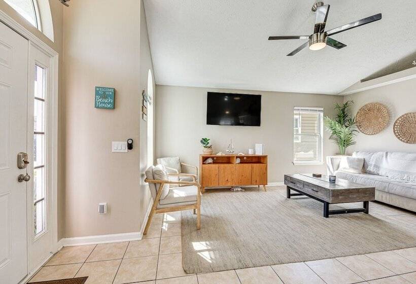 Charming Pcb Home ~ 1 Mi To Beach Access!