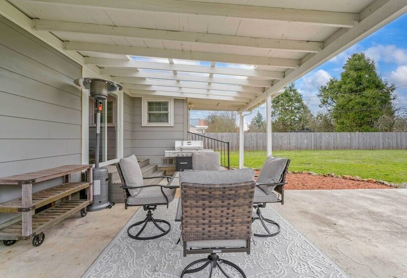 Chic & Cozy Home Near Campus   1 Mi To Autzen!