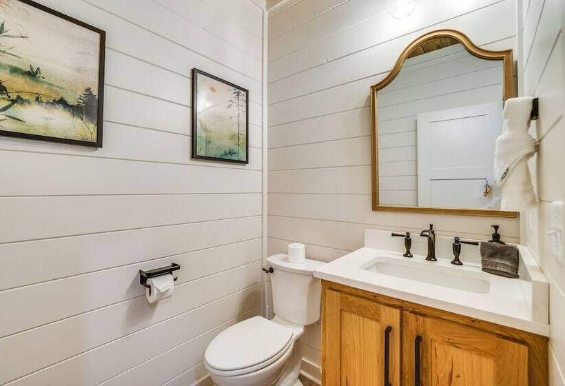 Chic Forest Hideaway In Broken Bow W/ Hot Tub