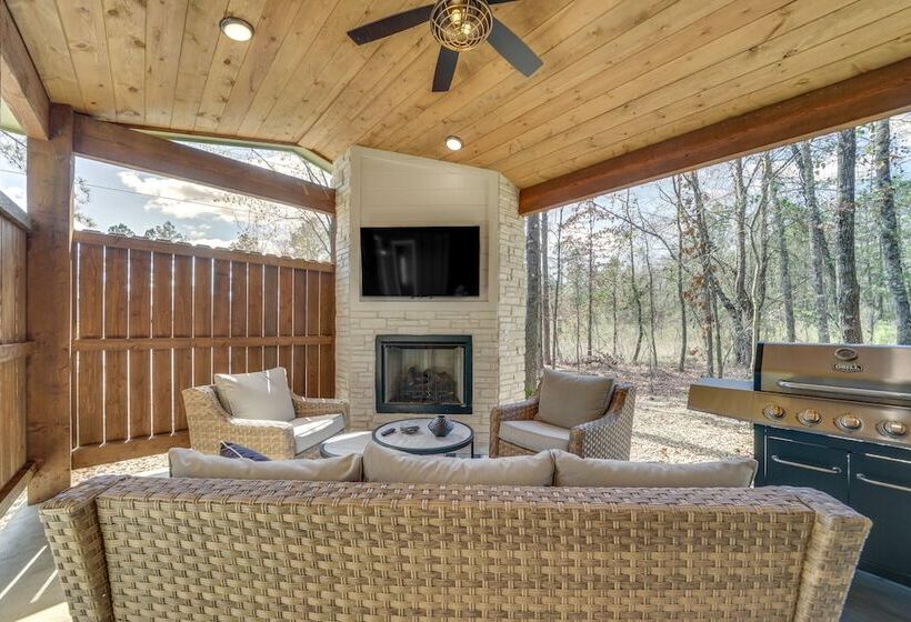 Chic Forest Hideaway In Broken Bow W/ Hot Tub