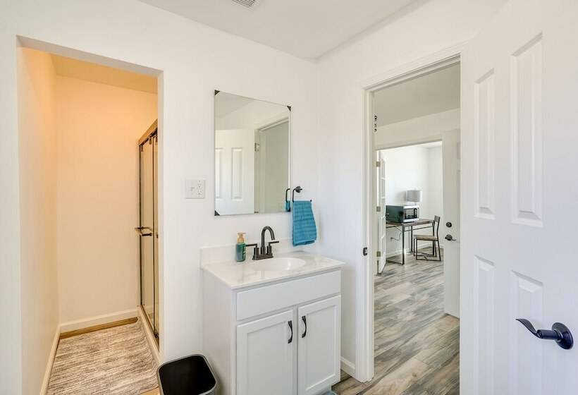 Cozy Jefferson City Retreat W/ Porch, Near Golfing