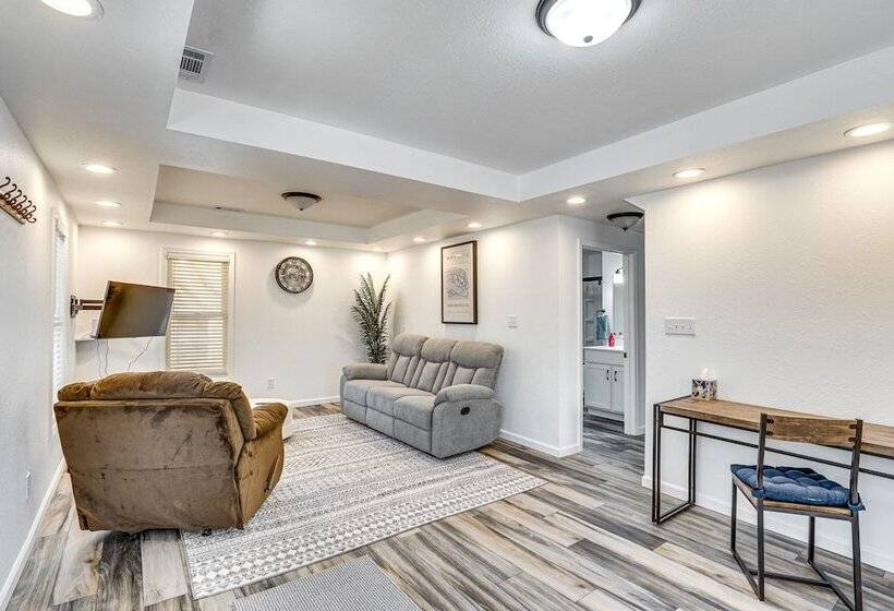 Cozy Jefferson City Retreat W/ Porch, Near Golfing