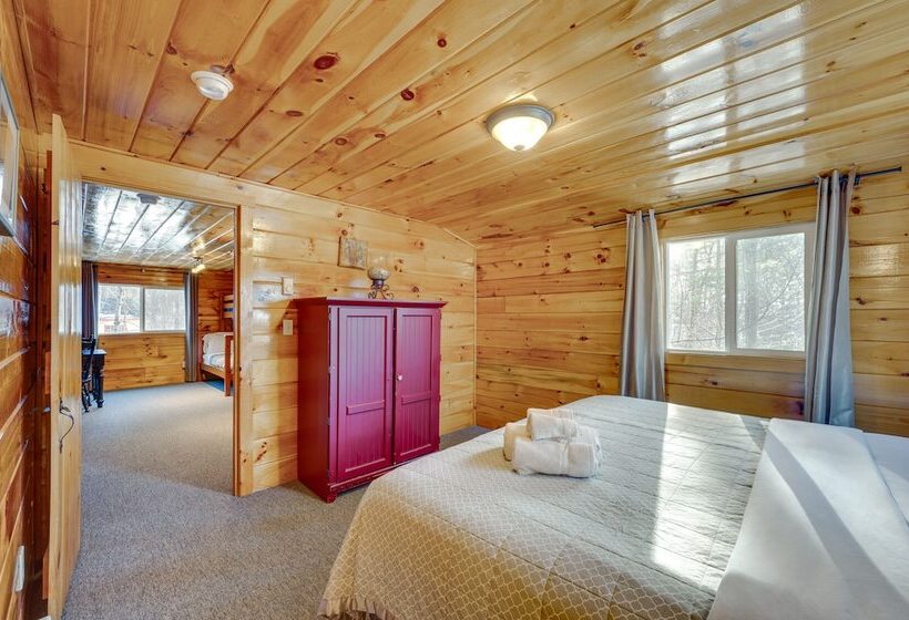 Cozy Laconia Cabin, Close To Winnipesaukee Pier!