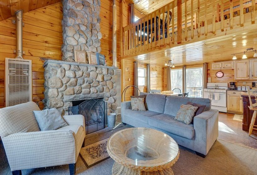 Cozy Laconia Cabin, Close To Winnipesaukee Pier!