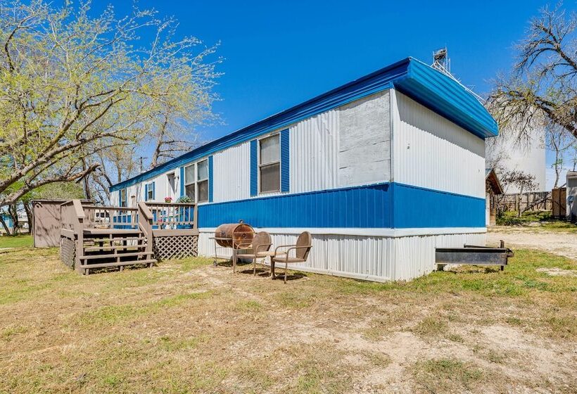 Cozy New Braunfels Retreat W/ Lake Dunlap Access