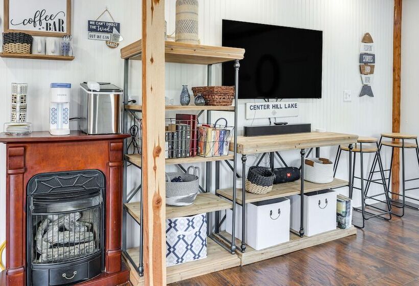 Cozy Tennessee Cabin W/ Deck, Grill & Fireplace!