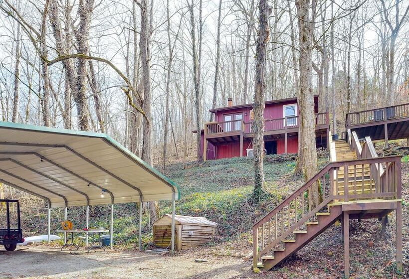 Cozy Tennessee Cabin W/ Deck, Grill & Fireplace!