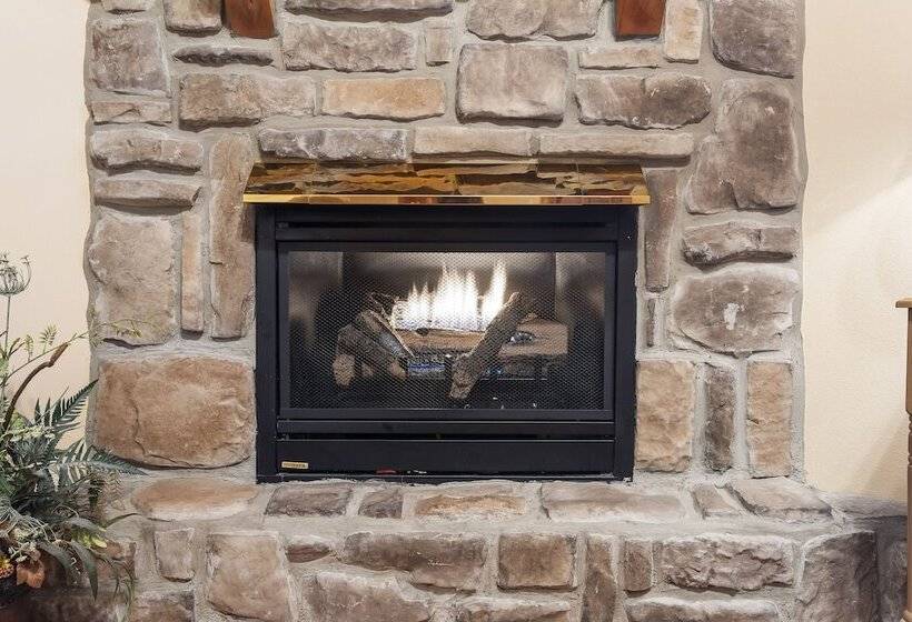 Creekside   2 Bdr Resort Cabin In Epic Location!