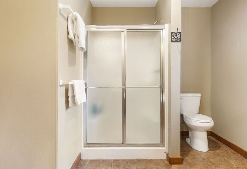 Creekside 2 Bdr Resort Cabin In Epic Location!