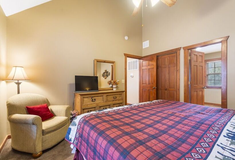 Creekside   2 Bdr Resort Cabin In Epic Location!