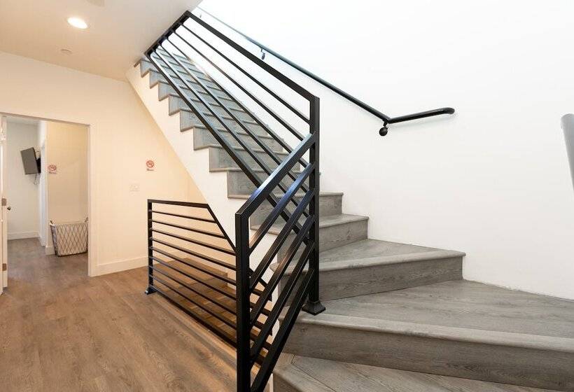 Downtown Darling By Avantstay Rooftop Deck, View