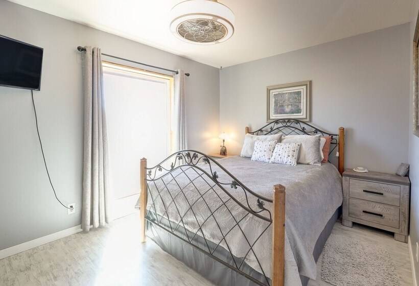 Elephant Butte Home W/ Propane Grill: 1 Mi To Lake