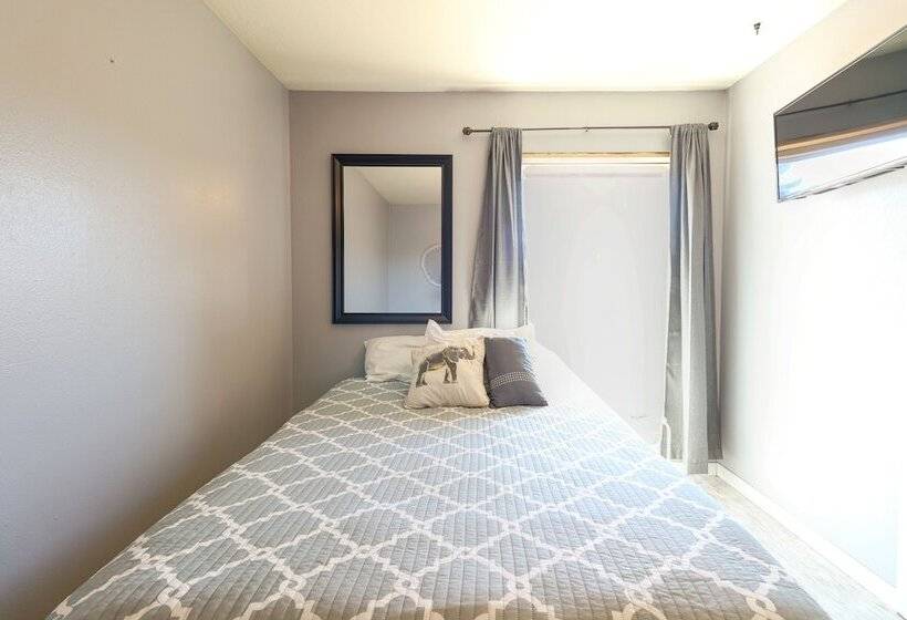 Elephant Butte Home W/ Propane Grill: 1 Mi To Lake