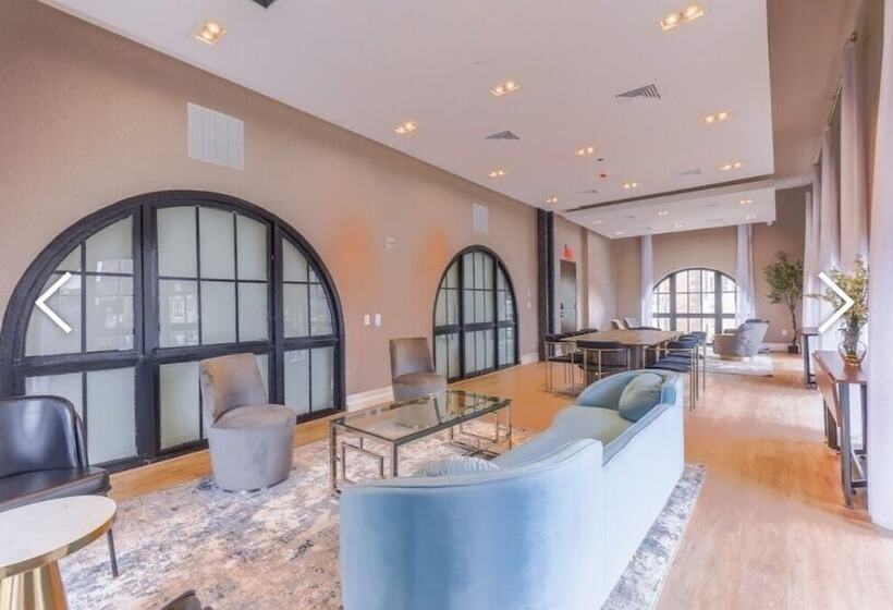 Elite Terrace   Spacious Apt W Terrace