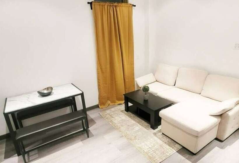 Elite Terrace   Spacious Apt W Terrace