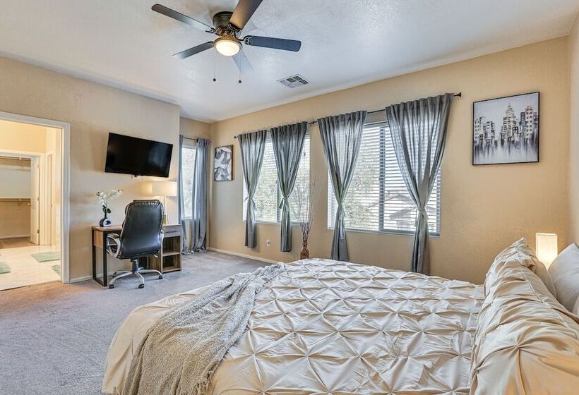 Family Friendly Phoenix Home: 5 Mi To Westgate!