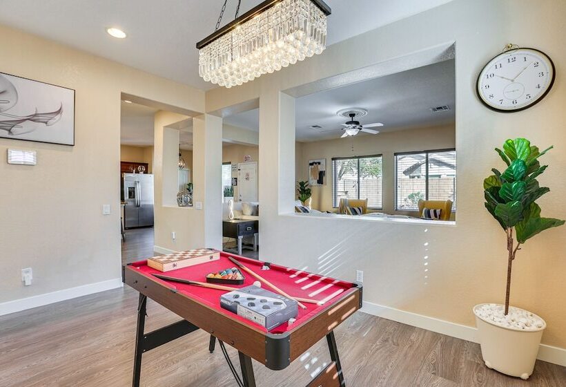 Family Friendly Phoenix Home: 5 Mi To Westgate!