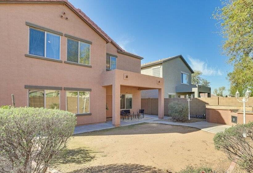 Family Friendly Phoenix Home: 5 Mi To Westgate!