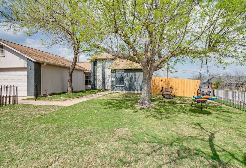 Pet Friendly Round Rock Home W/ Fenced Yard!