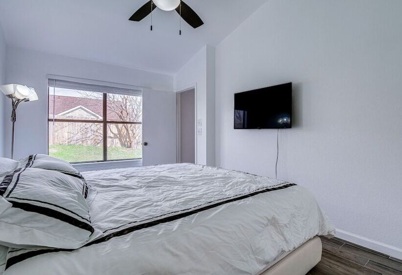 Pet Friendly Round Rock Home W/ Fenced Yard!