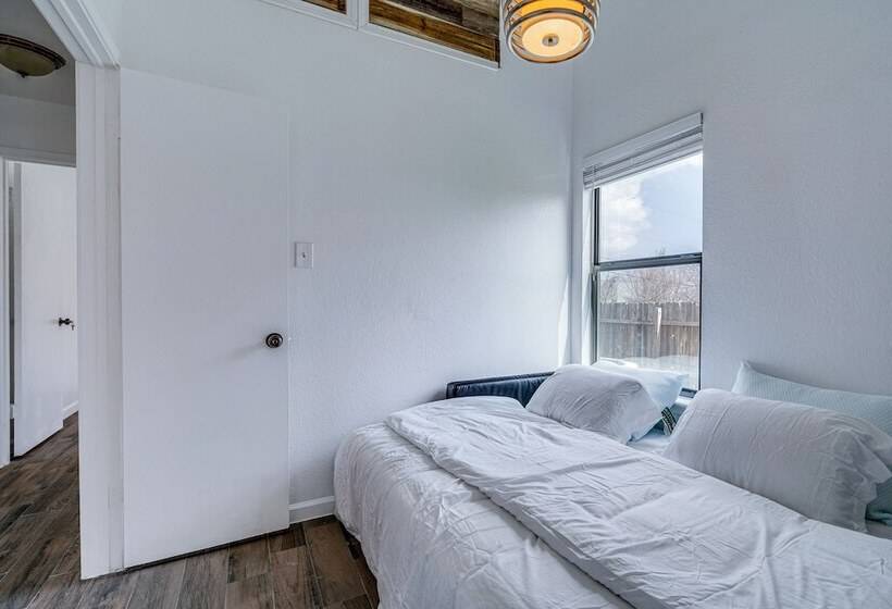 Pet Friendly Round Rock Home W/ Fenced Yard!