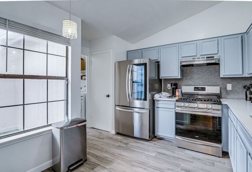 Pet Friendly Round Rock Home W/ Fenced Yard!