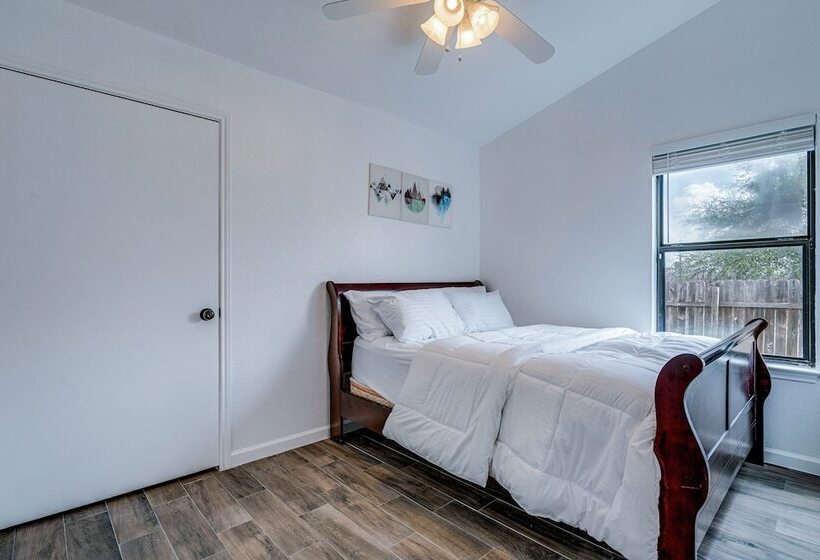 Pet Friendly Round Rock Home W/ Fenced Yard!