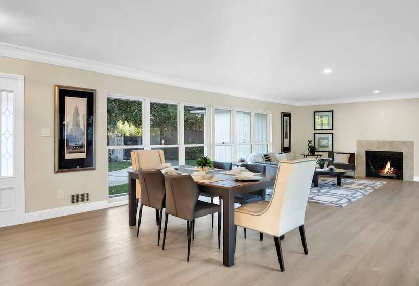 Forman By Avantstay Pool, Near Hollywood Studios