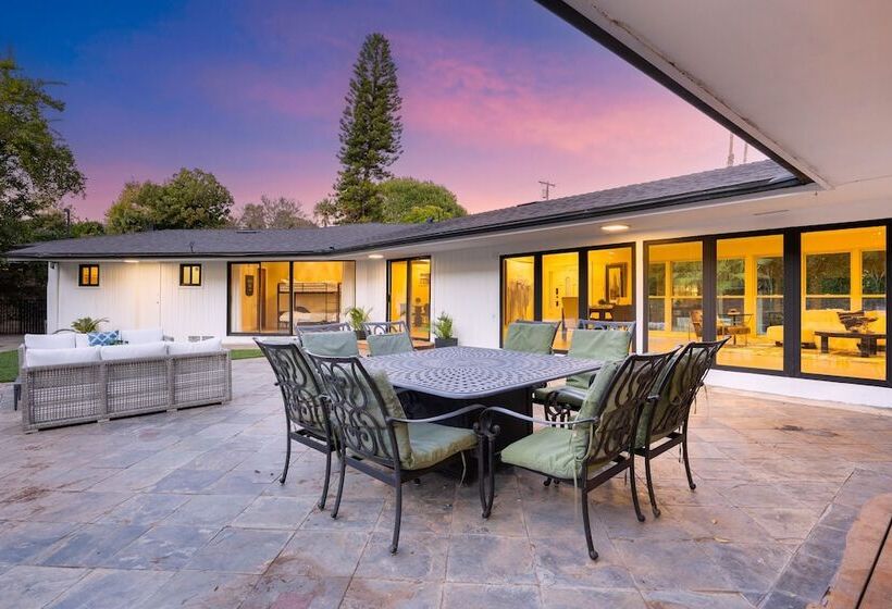 Forman By Avantstay Pool, Near Hollywood Studios