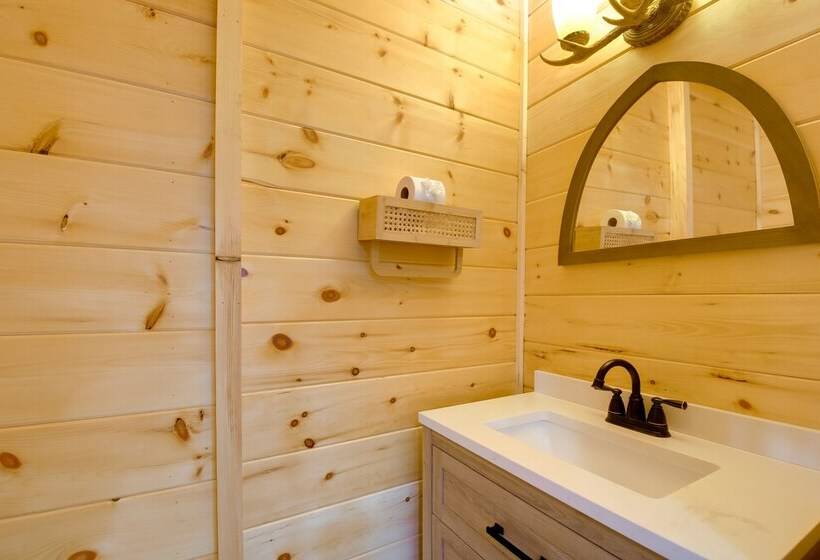 Gatlinburg Cabin W/ Game Room, Hot Tub & Mtn Views