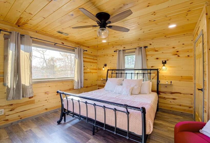 Gatlinburg Cabin W/ Game Room, Hot Tub & Mtn Views
