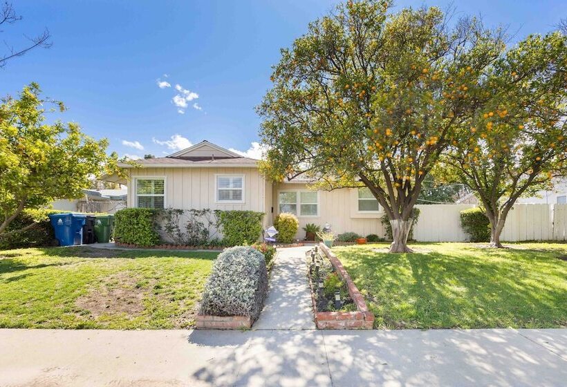 Newly Furnished Valley Home | Reseda Retreat